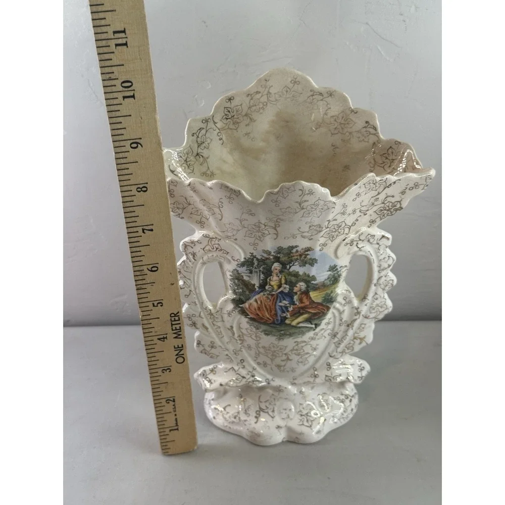 Vintage Royal China Warranted 22 KT Gold Colonial Courting Couple Fan Vase